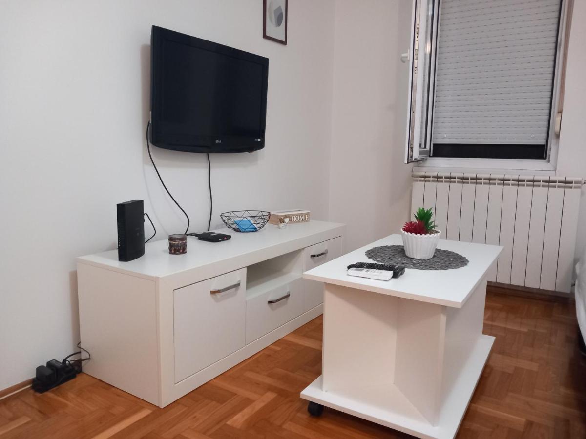Bellavista Apartmani Стара Пазова Екстер'єр фото